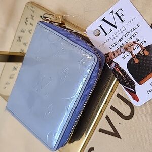 LOUIS VUITTON VINTAGE 2003 VERNIS ZIPPY COMPACT WALLET EUC GREEN/BLUE INTERIOR